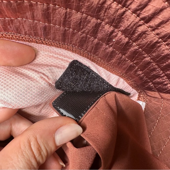 Lululemon Convertible Hike Bucket Hat NWT Size S/M (Ancient Copper) - Picture 10 of 16